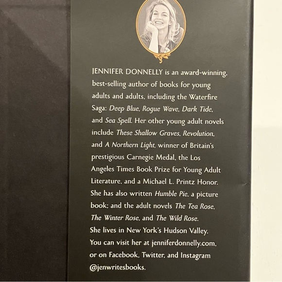 Disney | Beauty and the Beast Hard Bound Book - Picture 7 of 7